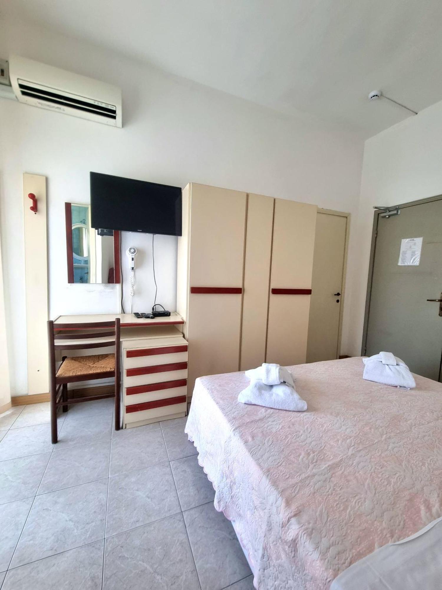 Hotel Due Gemelle à Rimini Extérieur photo