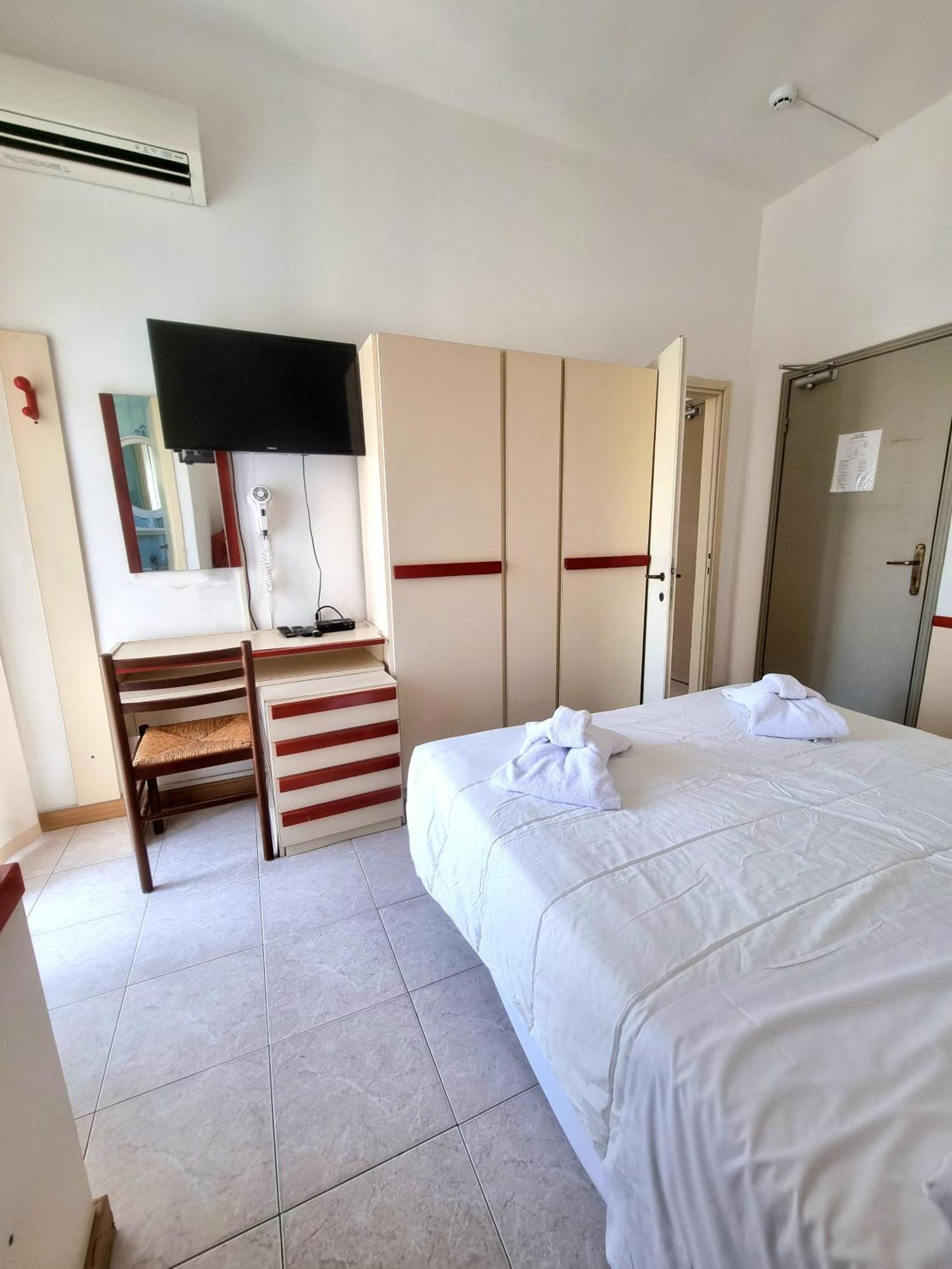 Hotel Due Gemelle à Rimini Extérieur photo